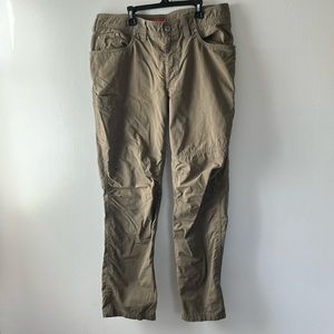 L.L. Bean Men’s Army Green Riverton Hiking Pants size 35x32.